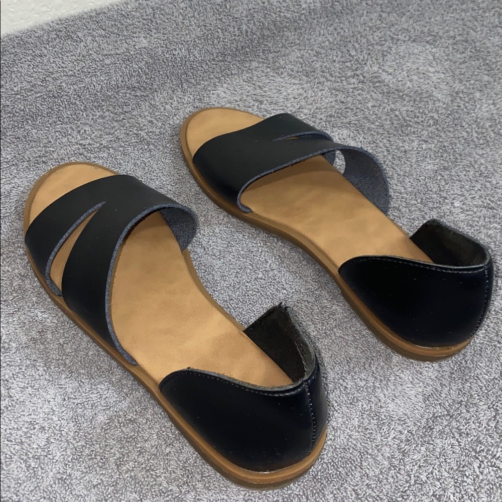 🌵The perfect black sandal with elegant design! - Picture 4 of 8